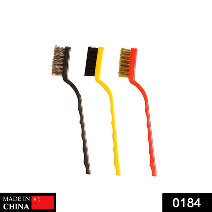 Detail shot showcasing the compact size and different bristle types of the mini wire brush set.