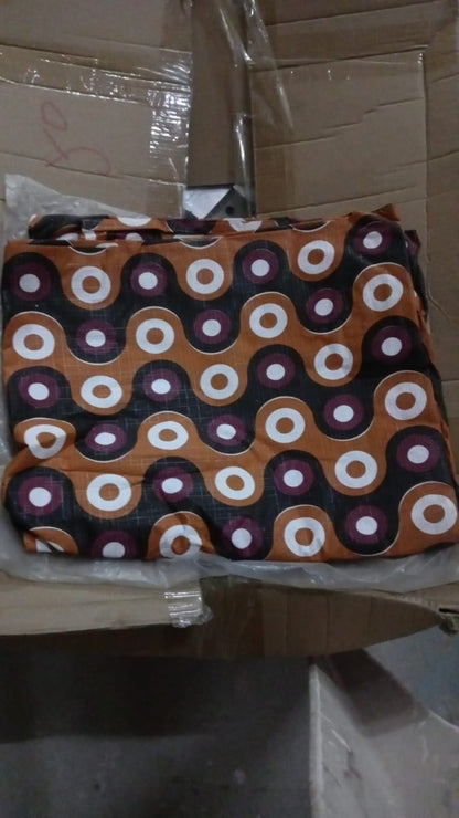 Durable polyester washing machine cover with elegant design.